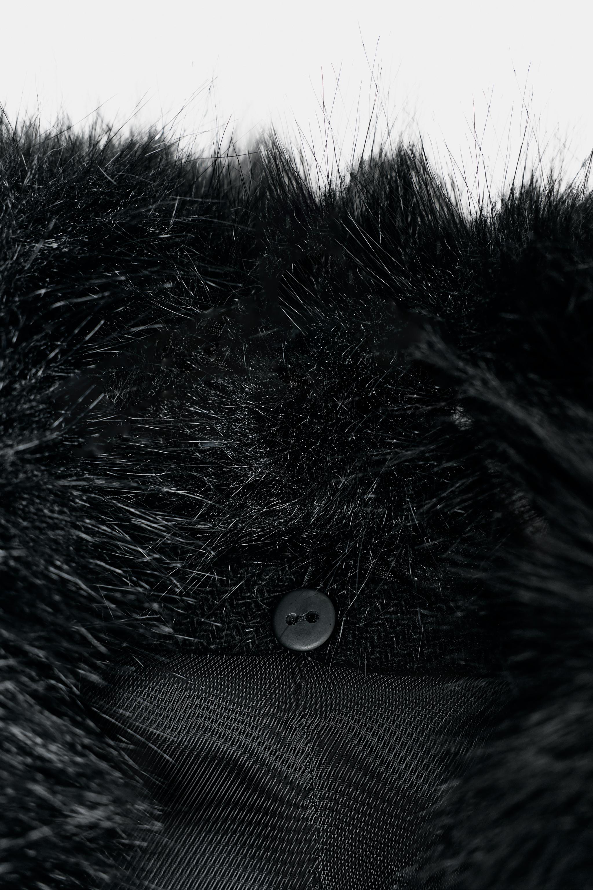 SHORT WOOL COAT WITH FAUX FUR LAPEL